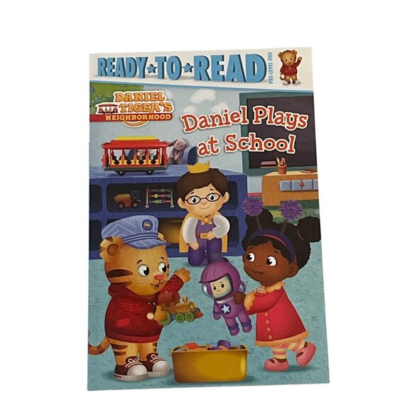 Daniel Plays at School Ready to Read Pre Level One Daniel Tiger Kids Book New - Picture 1 of 3